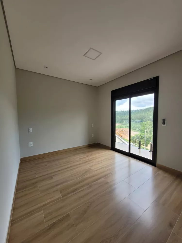 Casa à venda com 3 quartos, 145m² - Foto 2