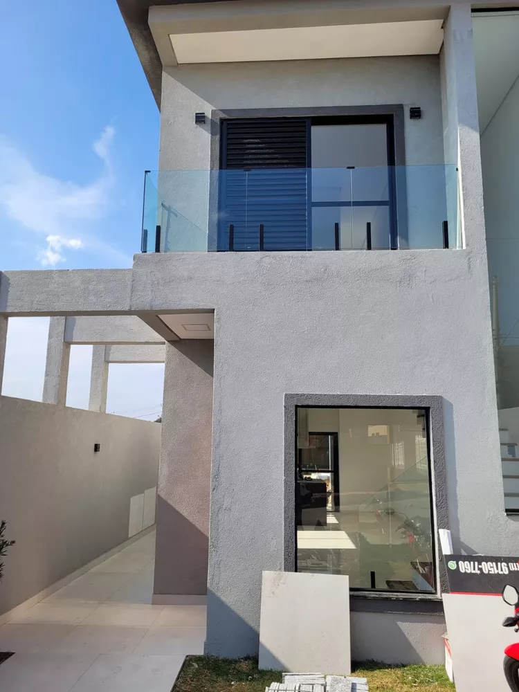 Casa à venda com 3 quartos, 127m² - Foto 1