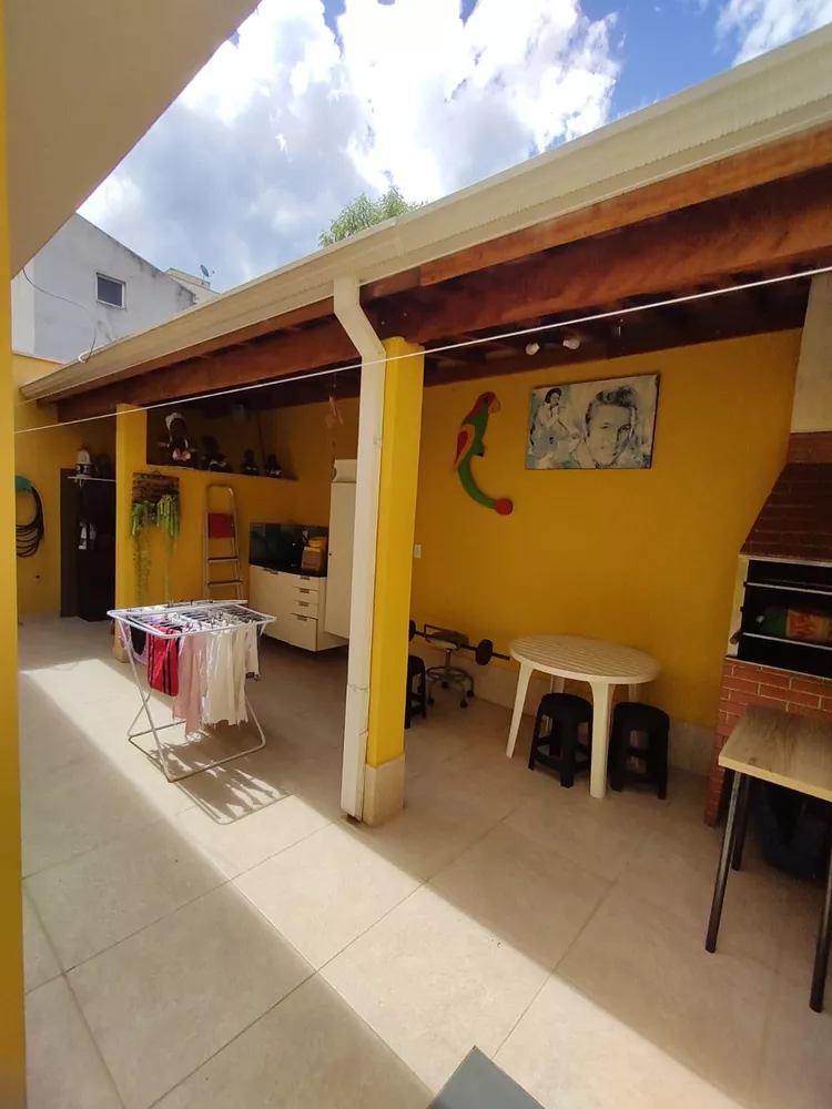 Casa à venda com 3 quartos, 85m² - Foto 3