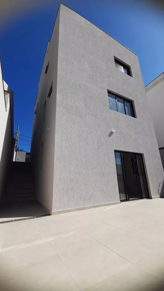 Casa à venda com 3 quartos, 135m² - Foto 2