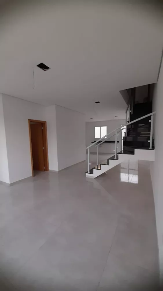 Casa à venda e aluguel com 3 quartos, 108m² - Foto 3