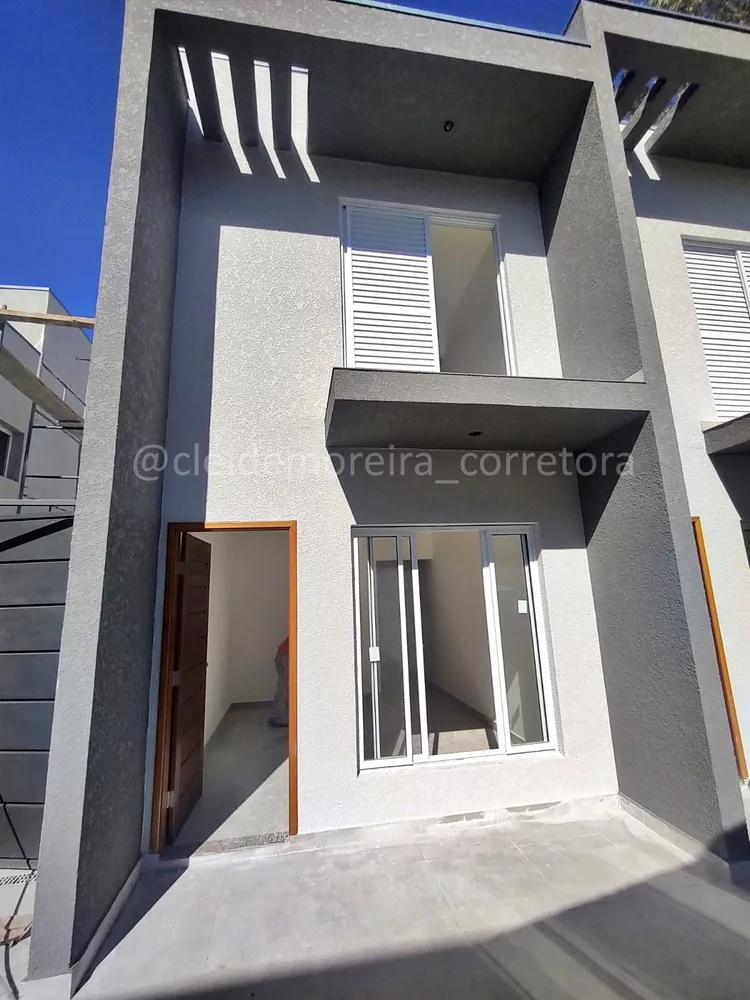 Casa à venda com 2 quartos, 74m² - Foto 2