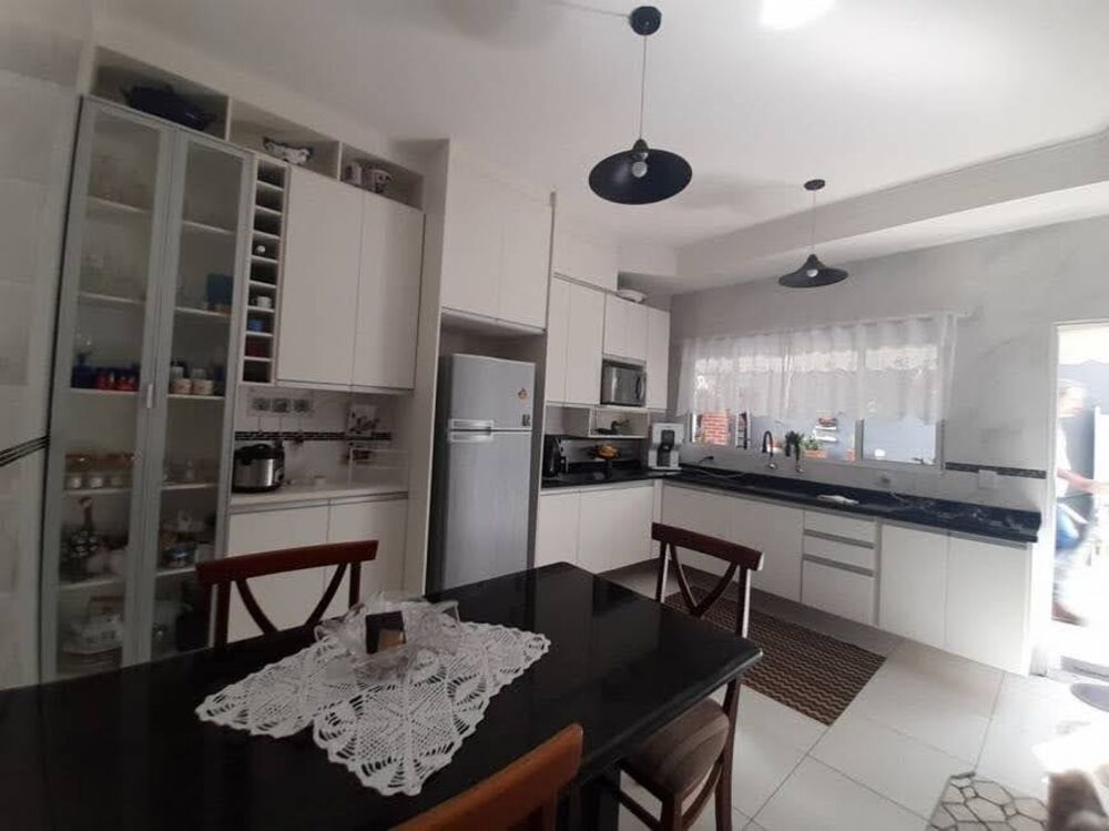 Casa, 3 quartos, 140 m² - Foto 1