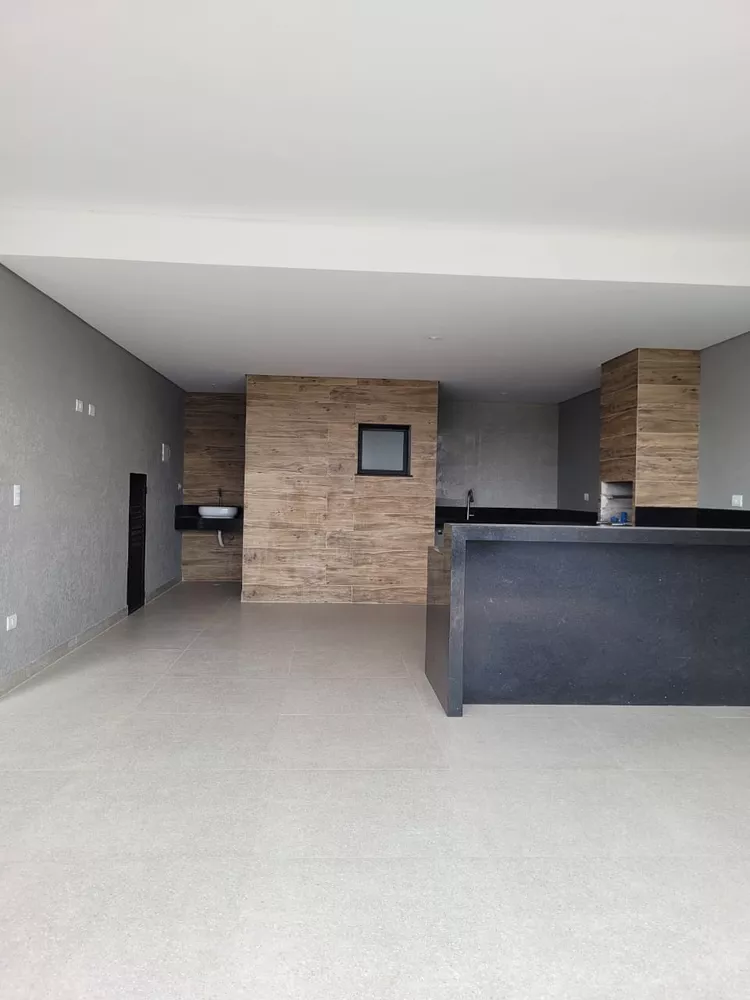 Casa à venda com 3 quartos, 240m² - Foto 4