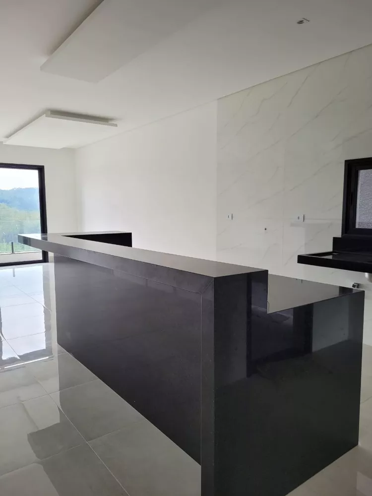 Casa à venda com 3 quartos, 240m² - Foto 5