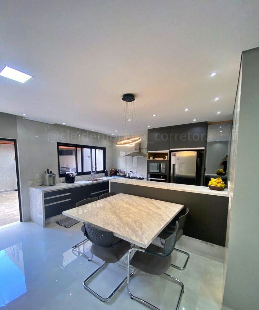 Casa, 3 quartos, 186 m² - Foto 2