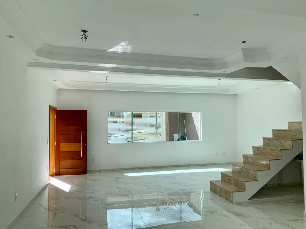 Casa à venda com 3 quartos, 139m² - Foto 2