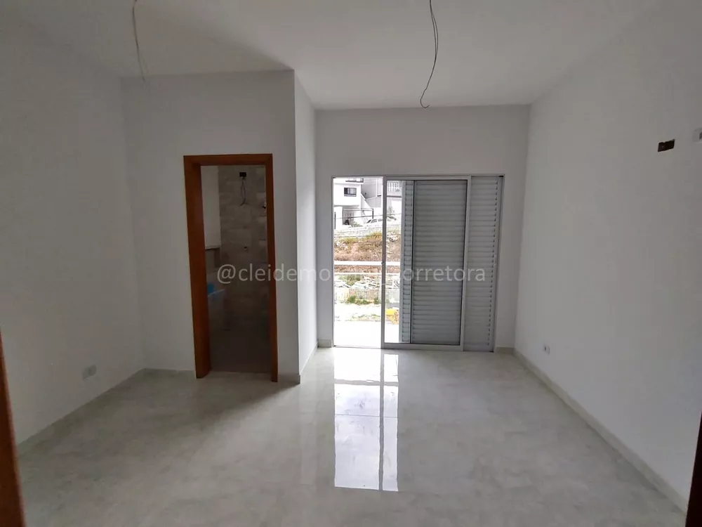 Casa à venda com 3 quartos, 160m² - Foto 4