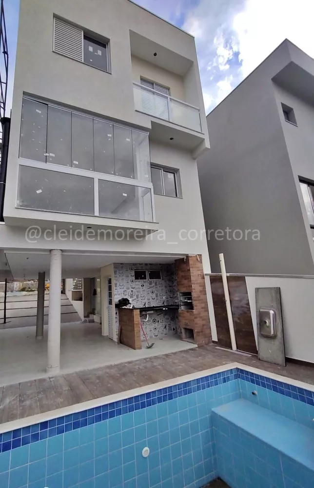 Casa à venda com 3 quartos, 160m² - Foto 2