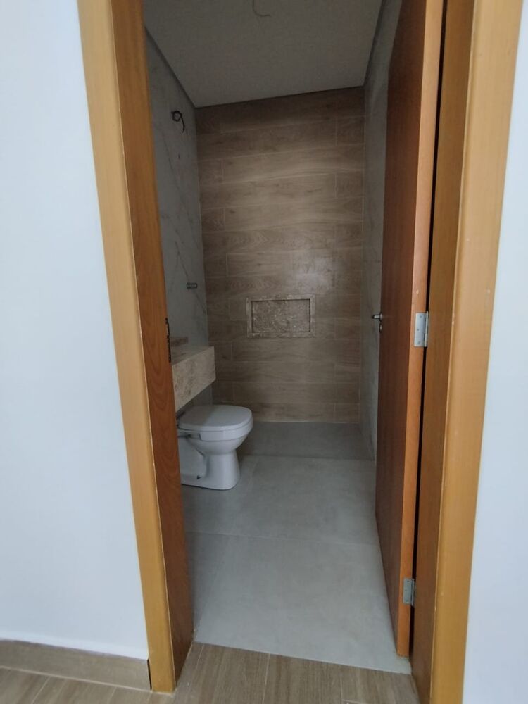 Casa à venda com 3 quartos, 181m² - Foto 2