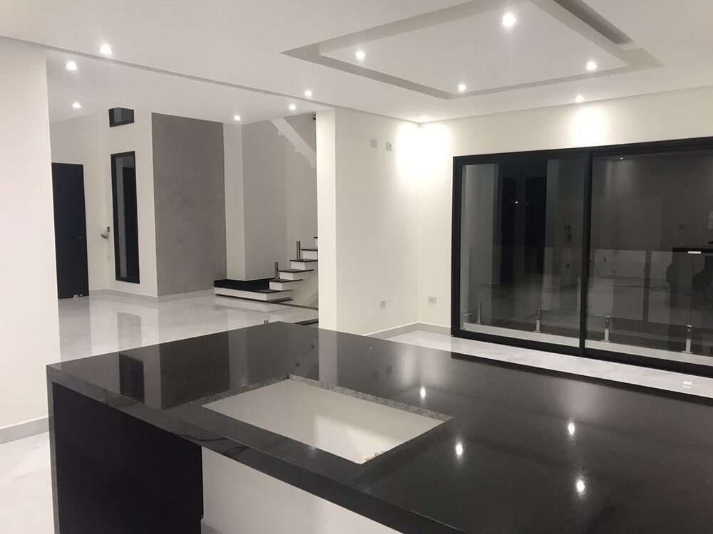 Casa à venda com 4 quartos, 331m² - Foto 4
