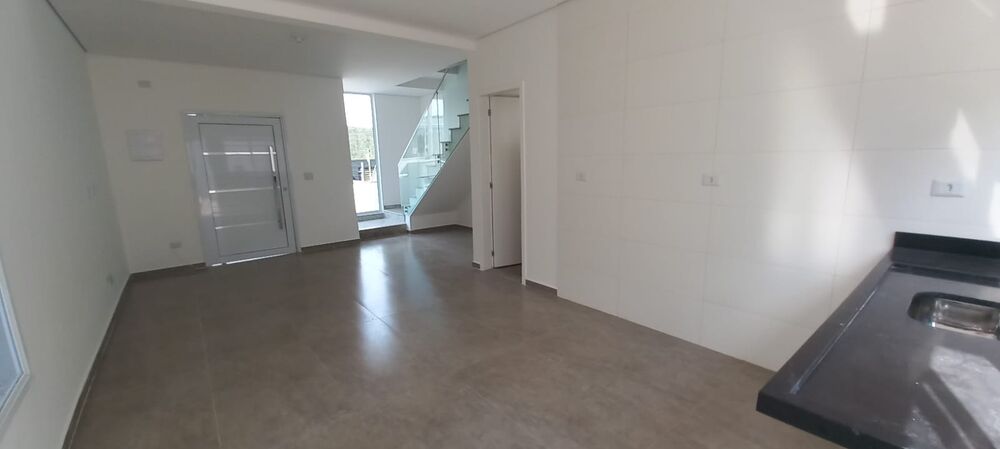 Casa à venda com 3 quartos, 100m² - Foto 4