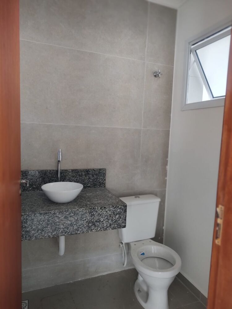 Casa à venda com 3 quartos, 90m² - Foto 1