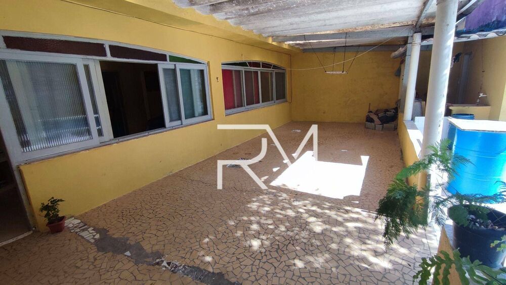 Casa à venda com 6 quartos, 261m² - Foto 16