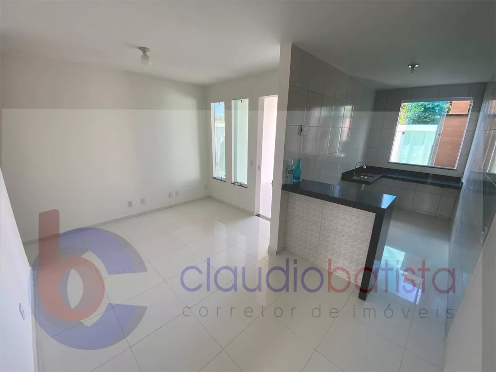 Casa à venda com 3 quartos, 90m² - Foto 2