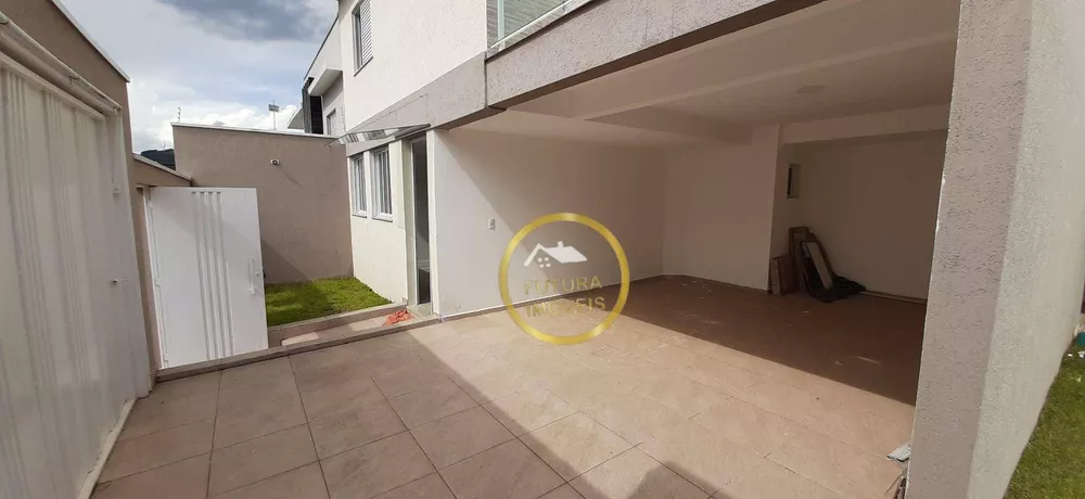 Casa, 3 quartos, 215 m² - Foto 1