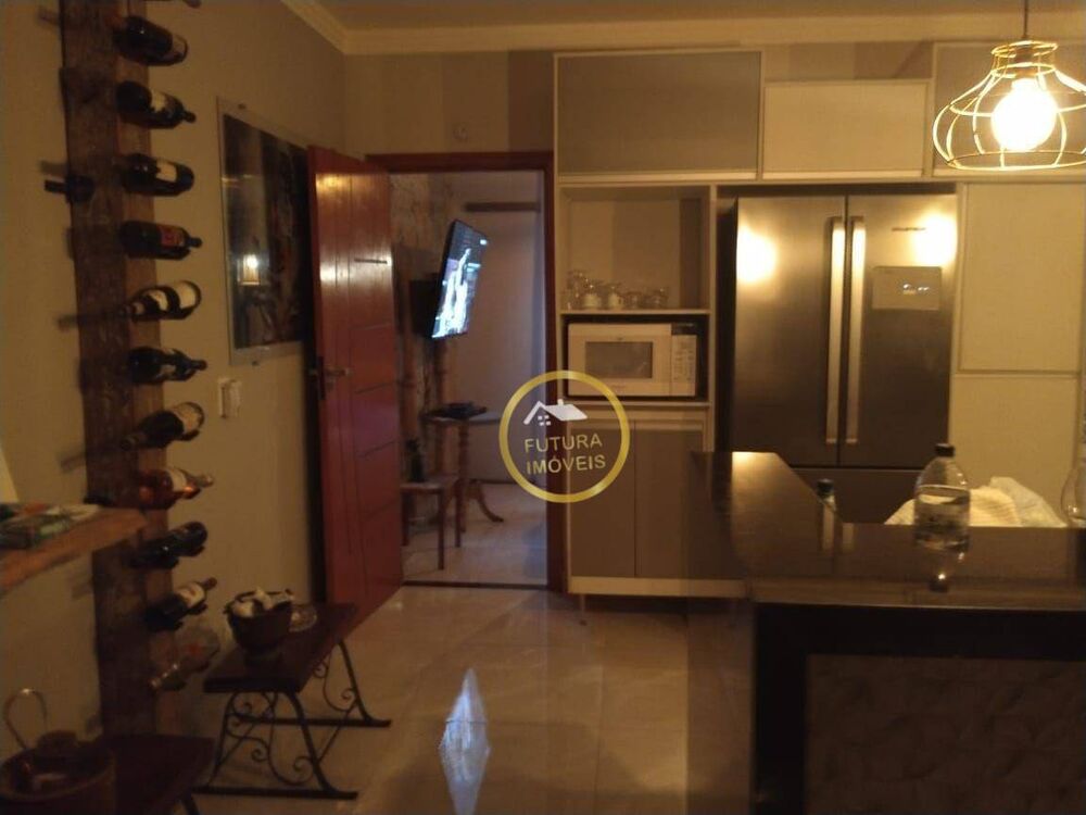Casa à venda com 3 quartos, 310m² - Foto 3