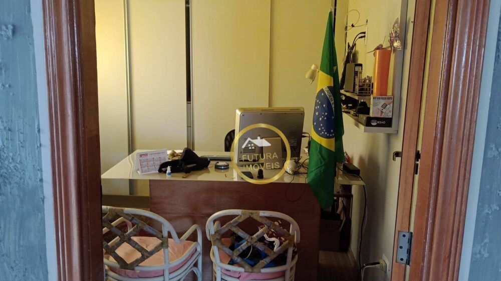 Casa à venda com 3 quartos, 310m² - Foto 4