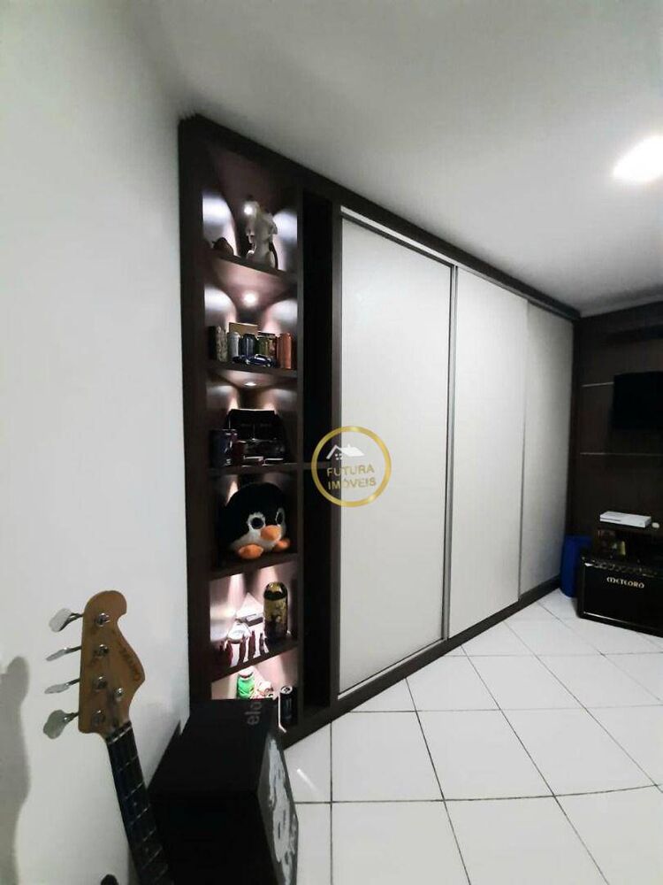 Casa, 3 quartos, 207 m² - Foto 2