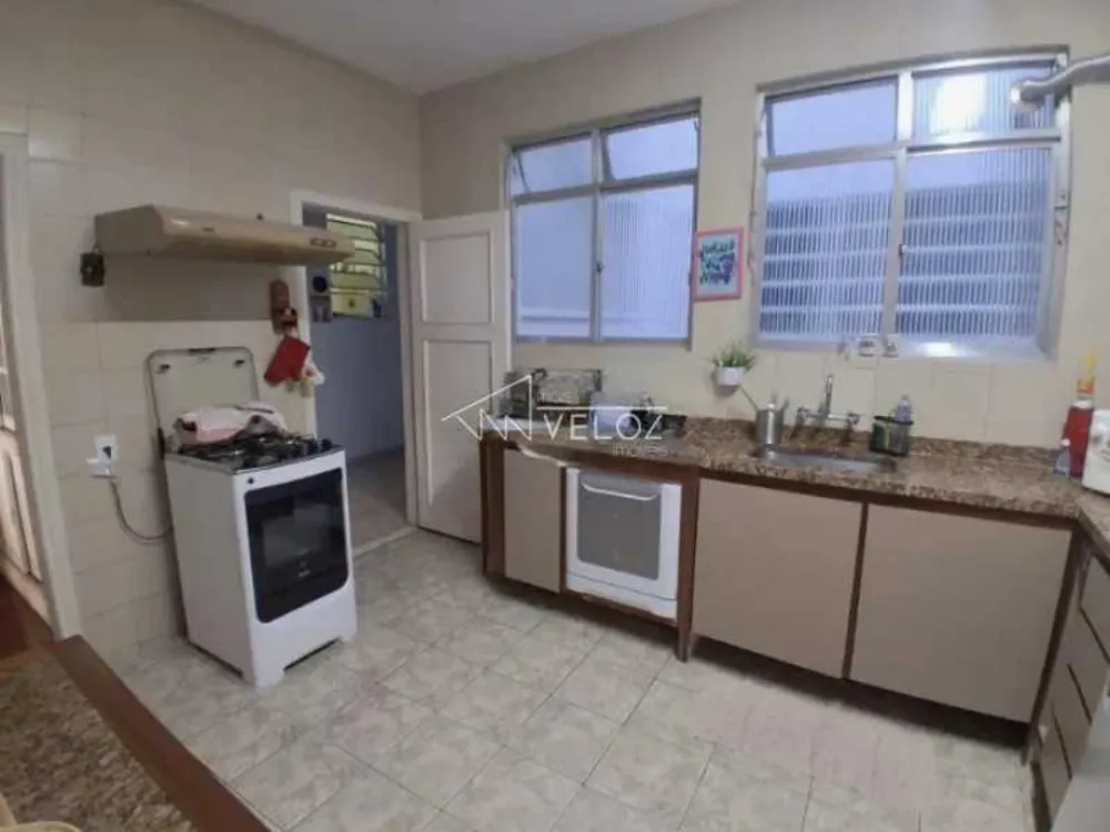 Apartamento, 3 quartos, 216 m² - Foto 1