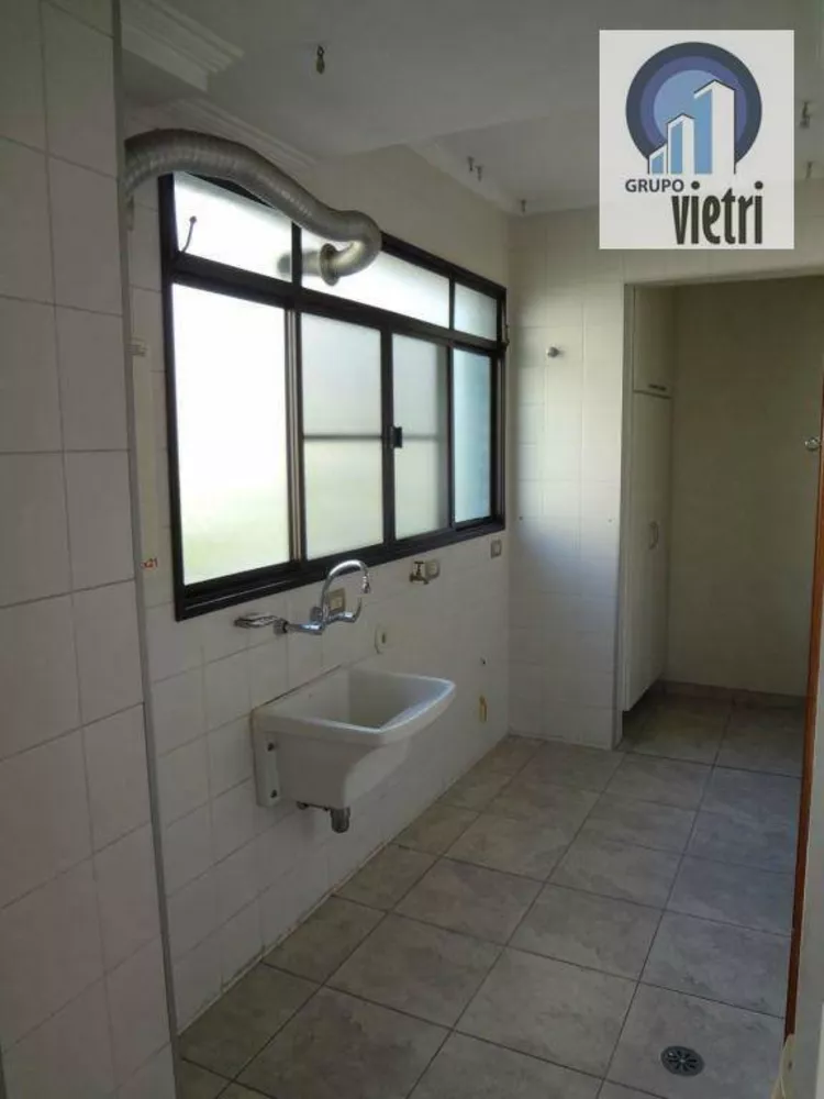 Apartamento à venda com 3 quartos, 174m² - Foto 2