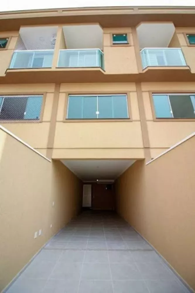 Sobrado à venda com 3 quartos, 200m² - Foto 1