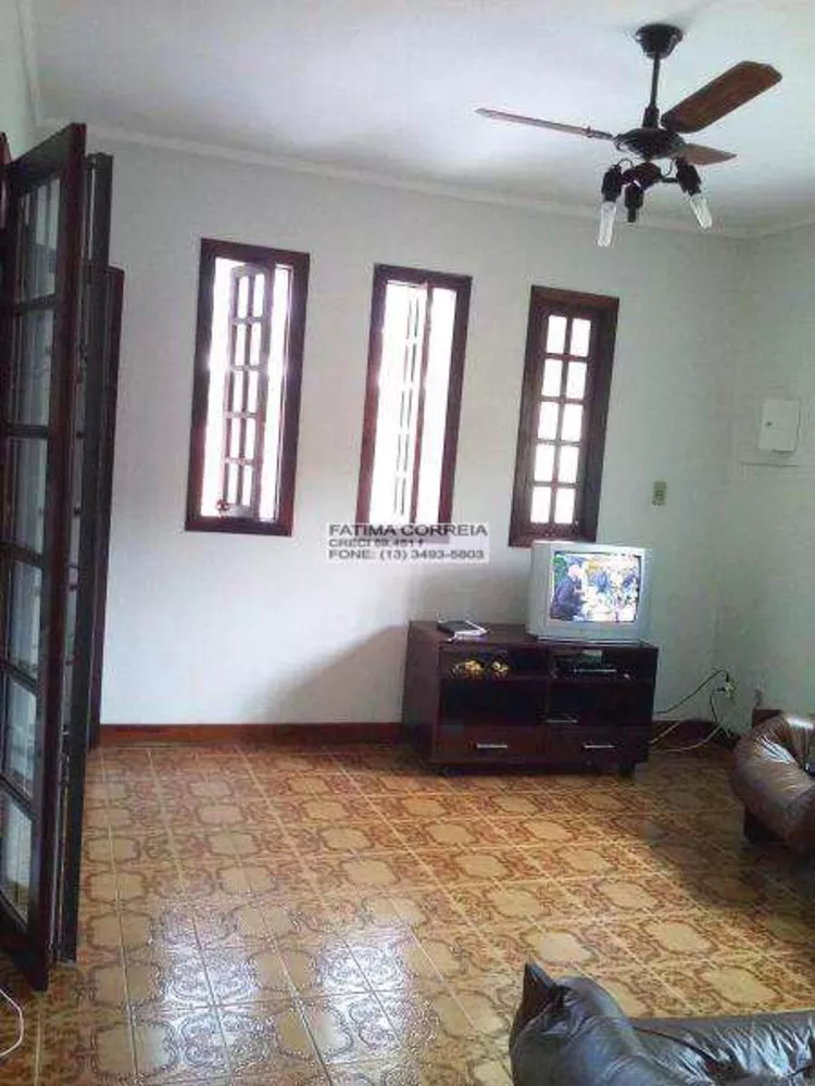 Casa à venda com 3 quartos, 120m² - Foto 1