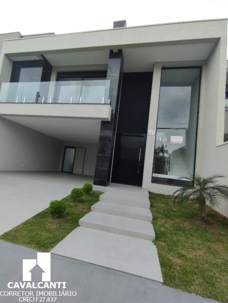 Casa à venda com 4 quartos, 270m² - Foto 1