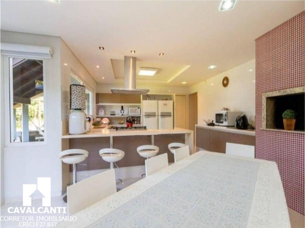 Casa à venda com 4 quartos, 900m² - Foto 4