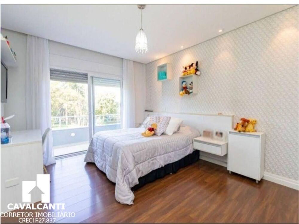 Casa à venda com 4 quartos, 900m² - Foto 2