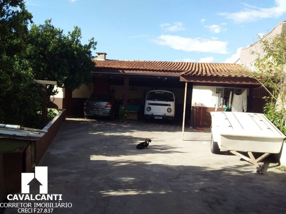 Casa à venda com 4 quartos, 250m² - Foto 1