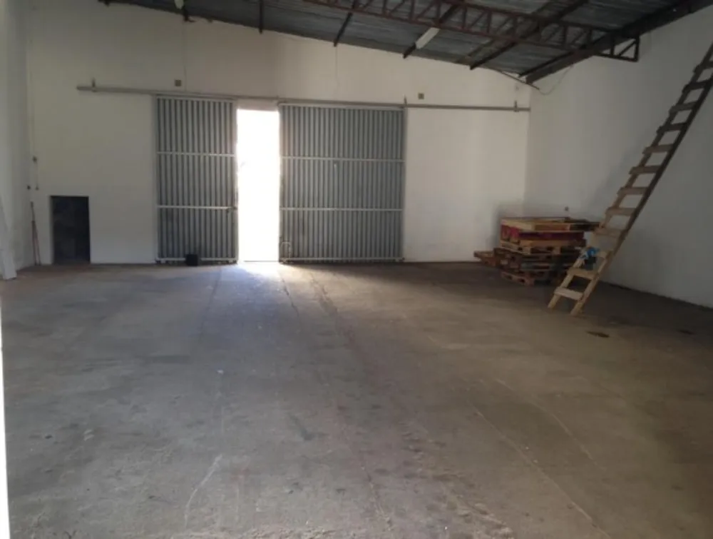 Depósito-Galpão, 300 m² - Foto 1