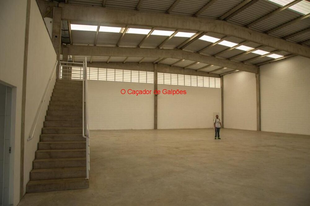 Depósito-Galpão-Armazém para alugar, 590m² - Foto 2