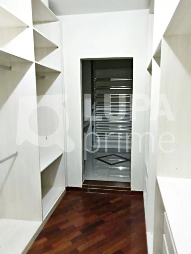 Casa à venda com 4 quartos, 500m² - Foto 4