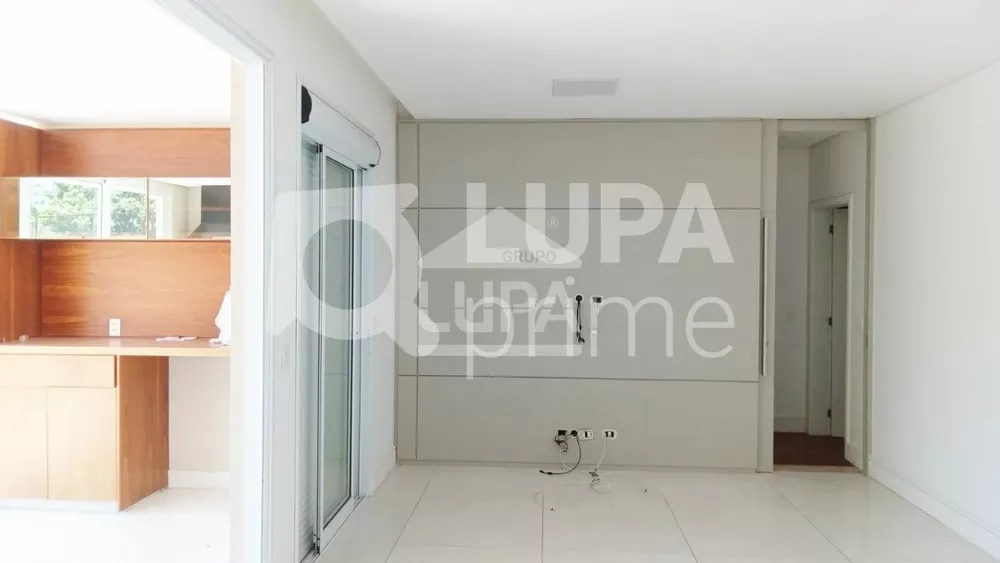 Apartamento para alugar com 3 quartos, 270m² - Foto 8