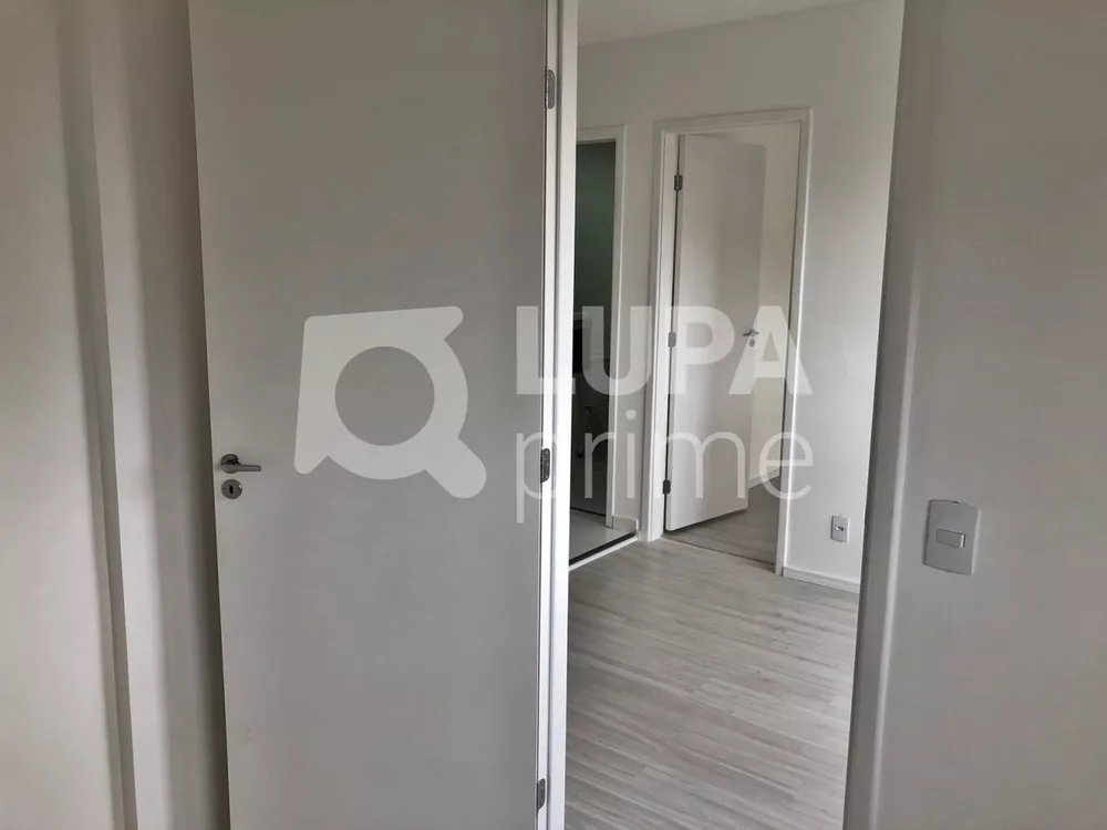 Apartamento à venda com 2 quartos, 42m² - Foto 2