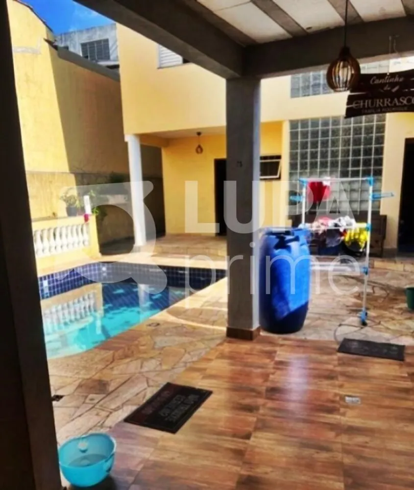 Casa, 5 quartos, 242 m² - Foto 3