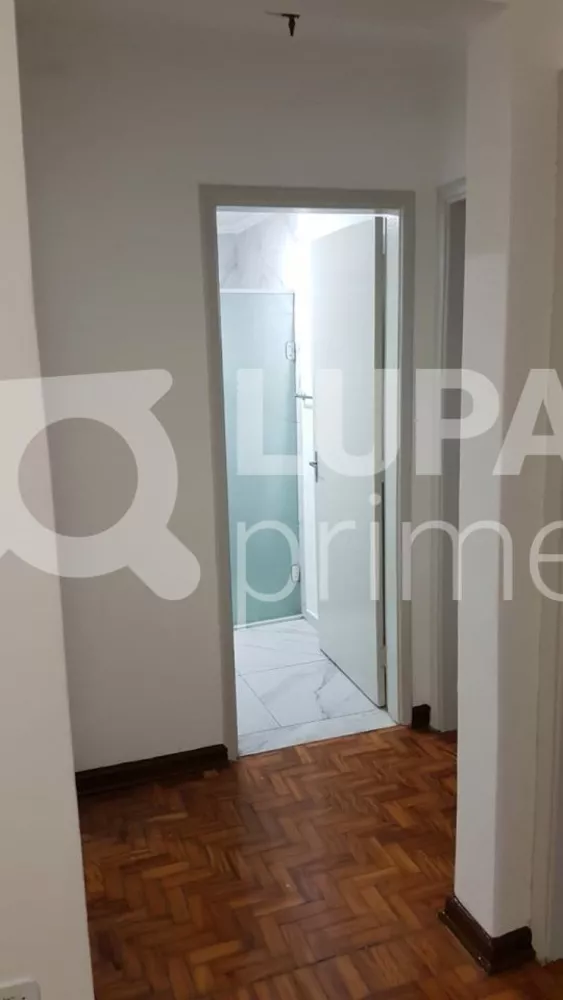 Apartamento à venda com 2 quartos, 70m² - Foto 2