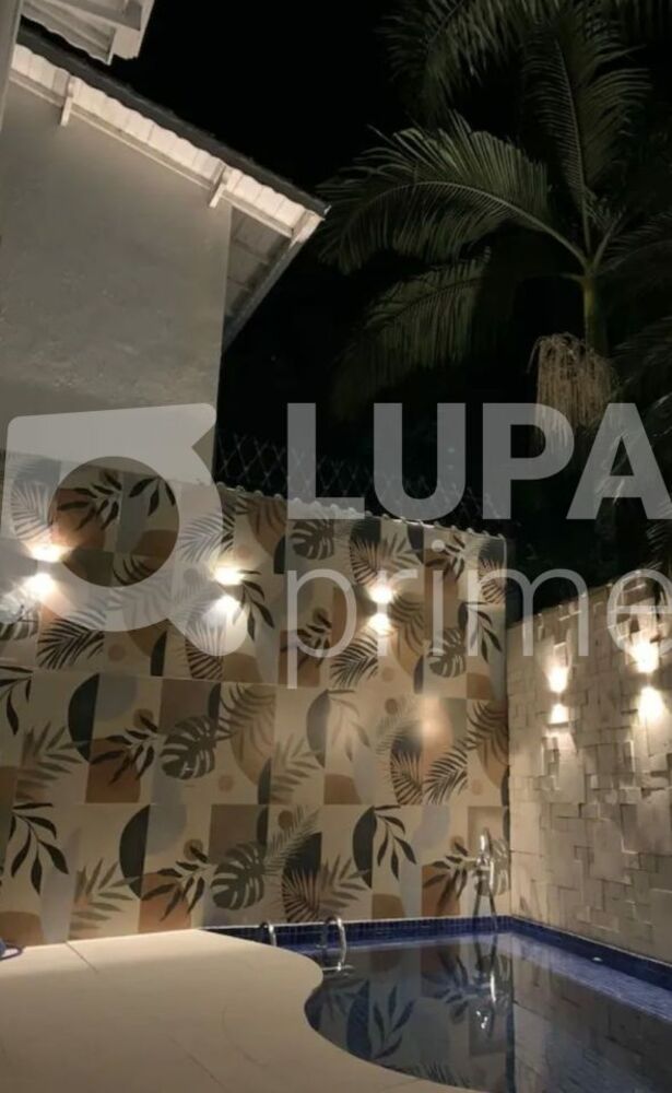 Casa, 5 quartos, 220 m² - Foto 2