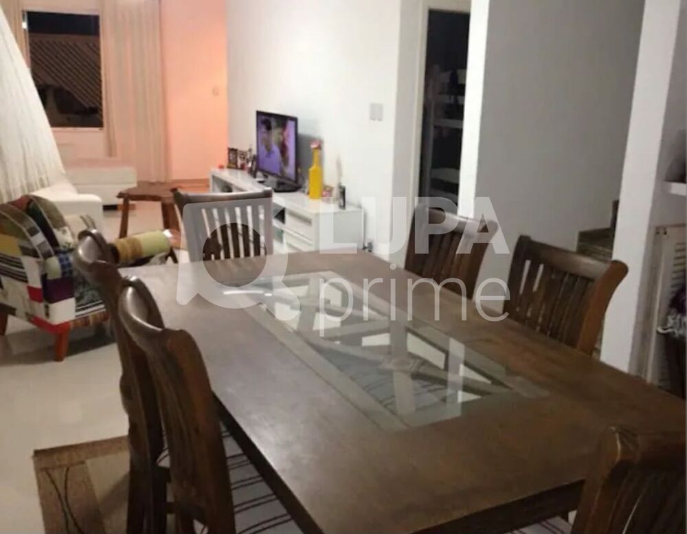 Casa, 5 quartos, 220 m² - Foto 4