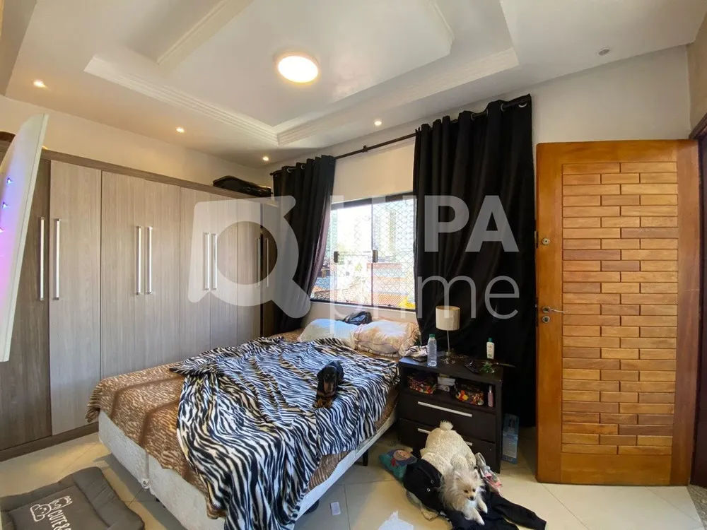 Casa, 6 quartos, 230 m² - Foto 1