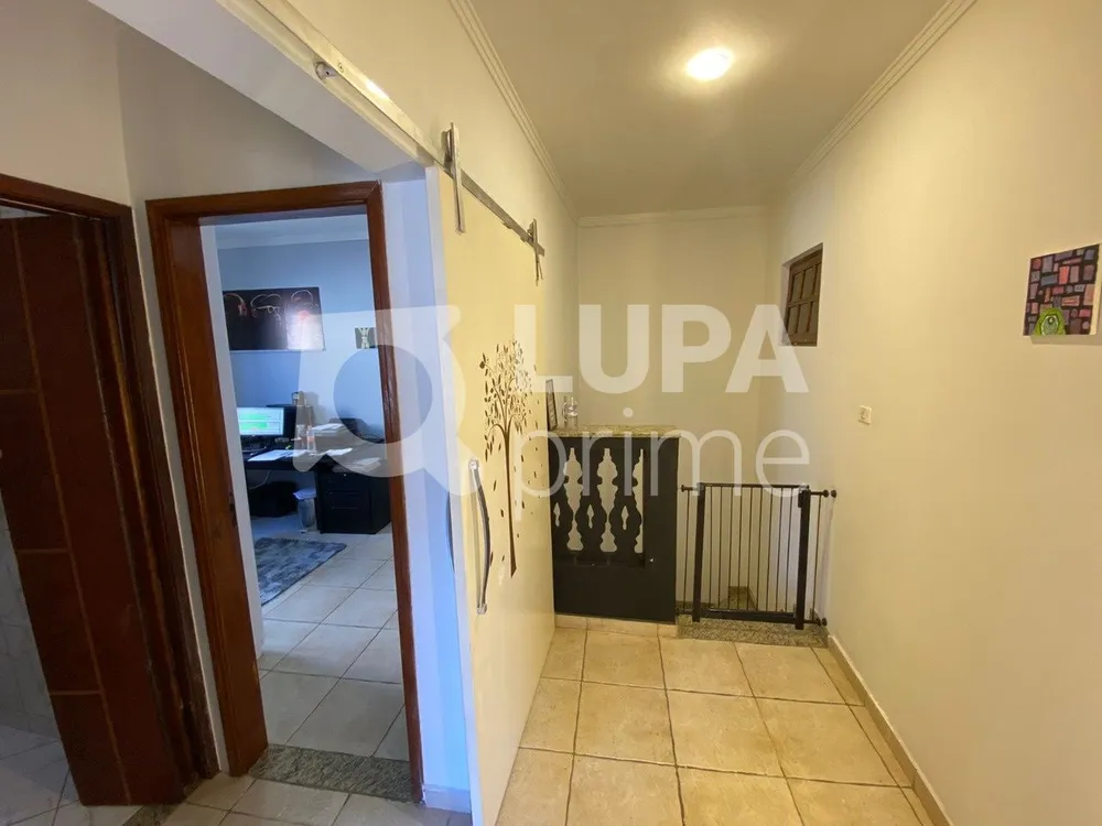 Casa, 6 quartos, 230 m² - Foto 4