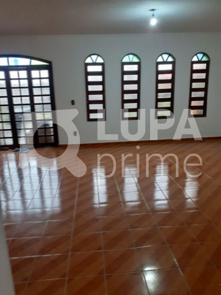 Casa à venda com 4 quartos, 100m² - Foto 3