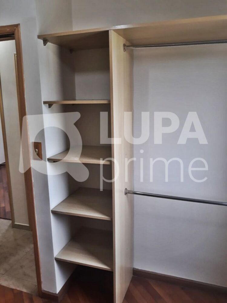 Apartamento à venda com 3 quartos, 61m² - Foto 2