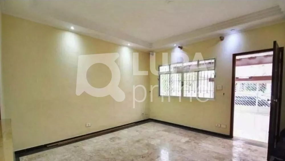 Casa à venda com 3 quartos, 105m² - Foto 1