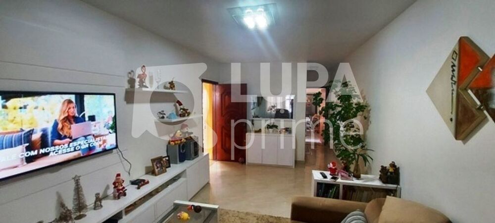 Casa à venda com 3 quartos, 140m² - Foto 2
