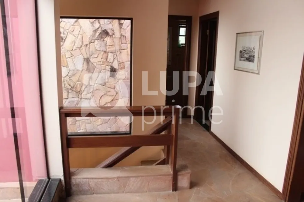 Casa, 3 quartos, 240 m² - Foto 2