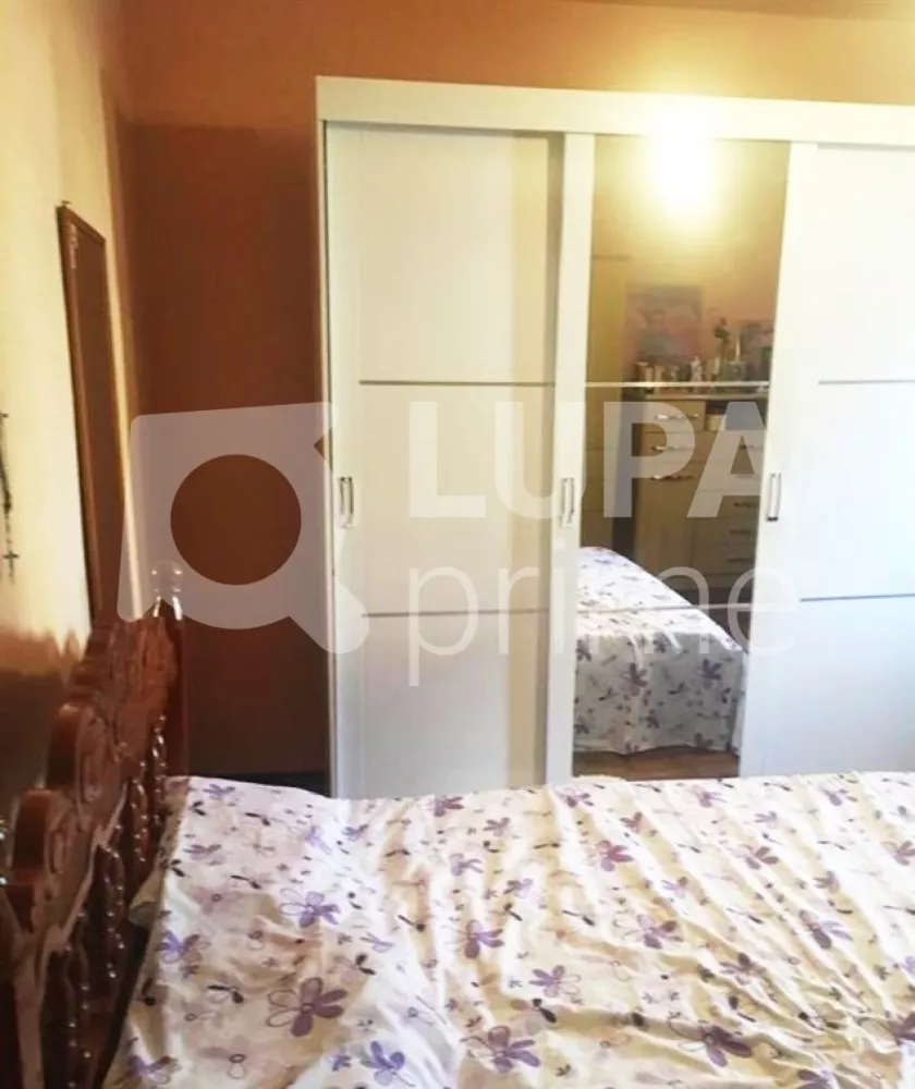 Casa à venda com 2 quartos, 360m² - Foto 2