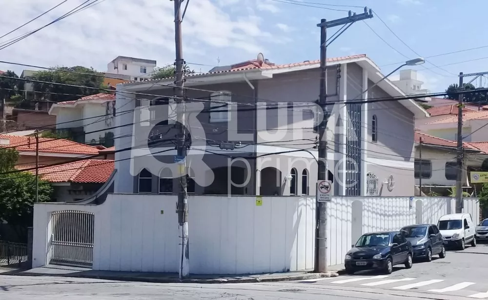 Casa à venda com 4 quartos, 252m² - Foto 1