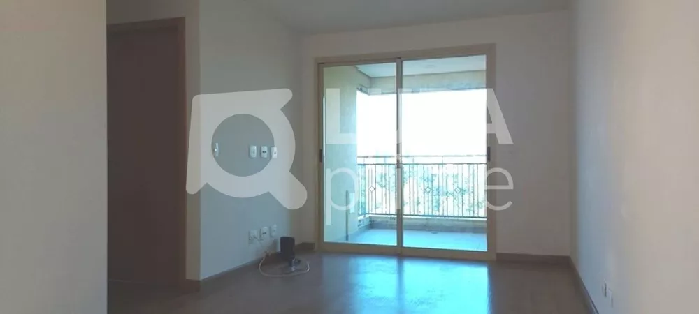 Apartamento à venda com 1 quarto, 44m² - Foto 2